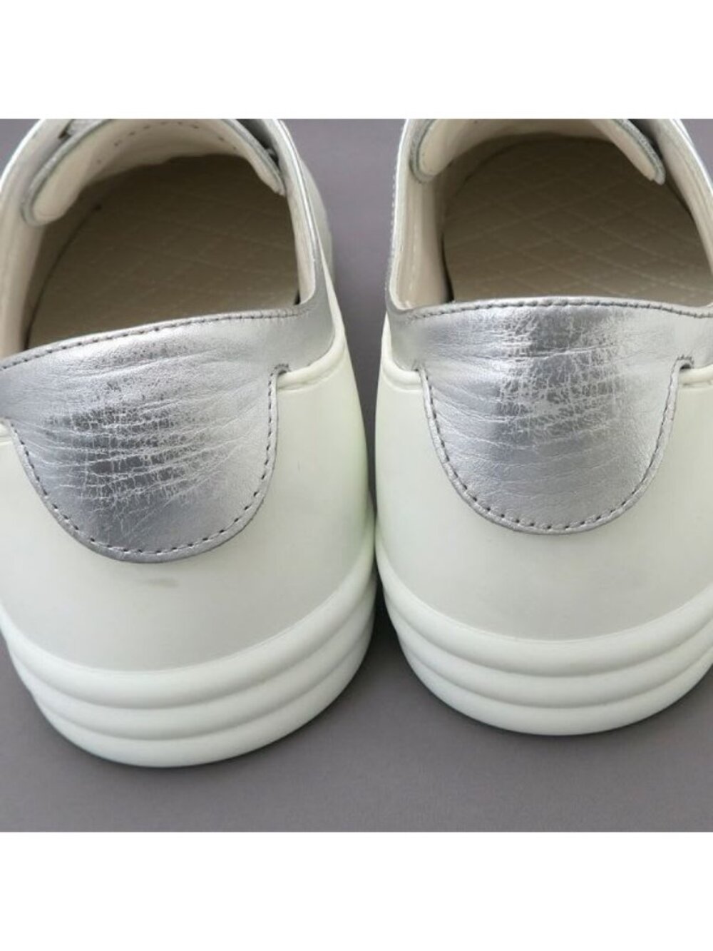 Chanel Sneakers Size 37 - Picture 4 of 9